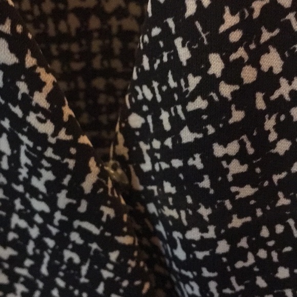 WHBM Black and white patterned top - Picture 4 of 5